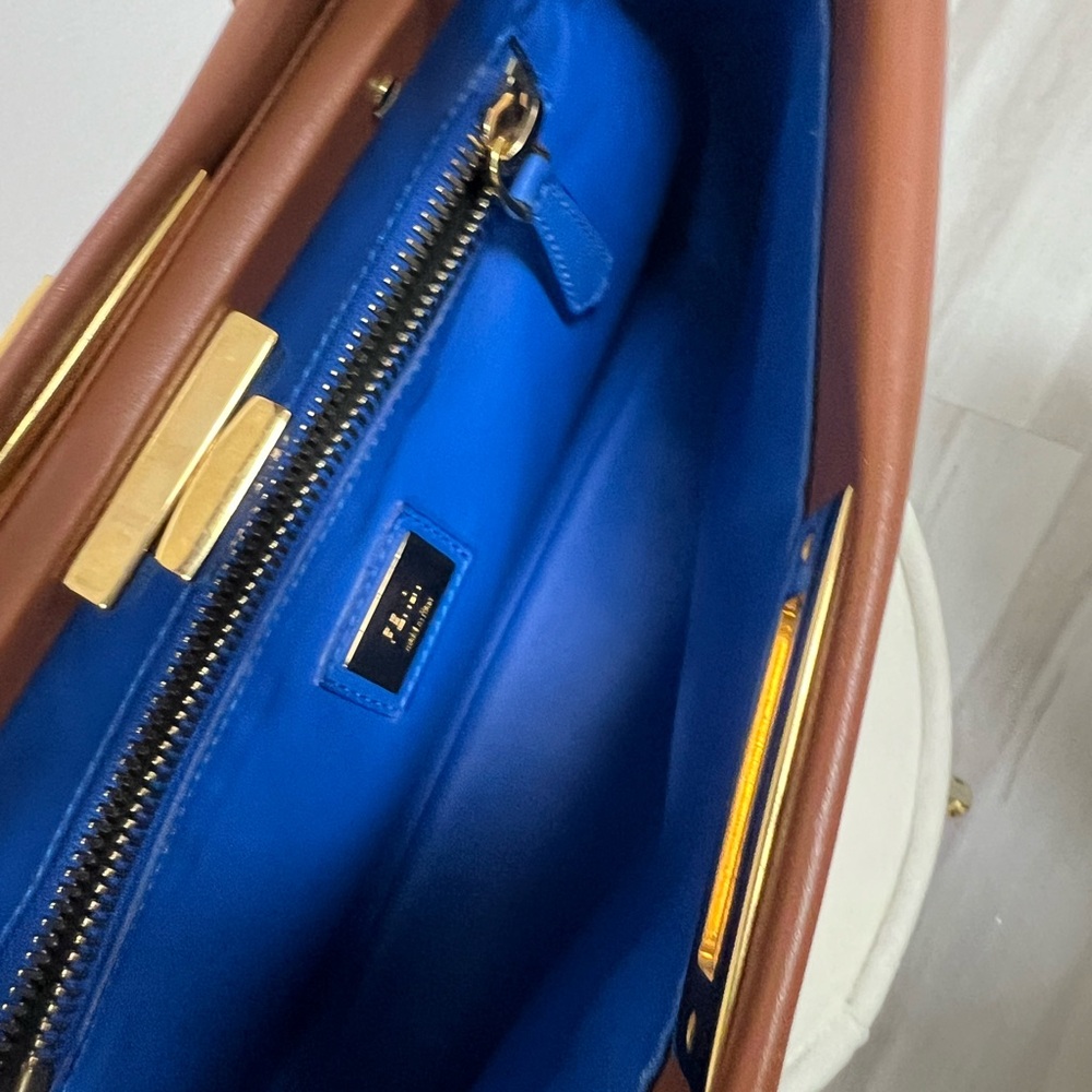 Authentic FENDI Peekaboo - Picture 5 of 8